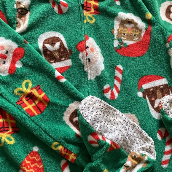 Carters size 6 Footed Fleecee Pajamas - Picture 2 of 3